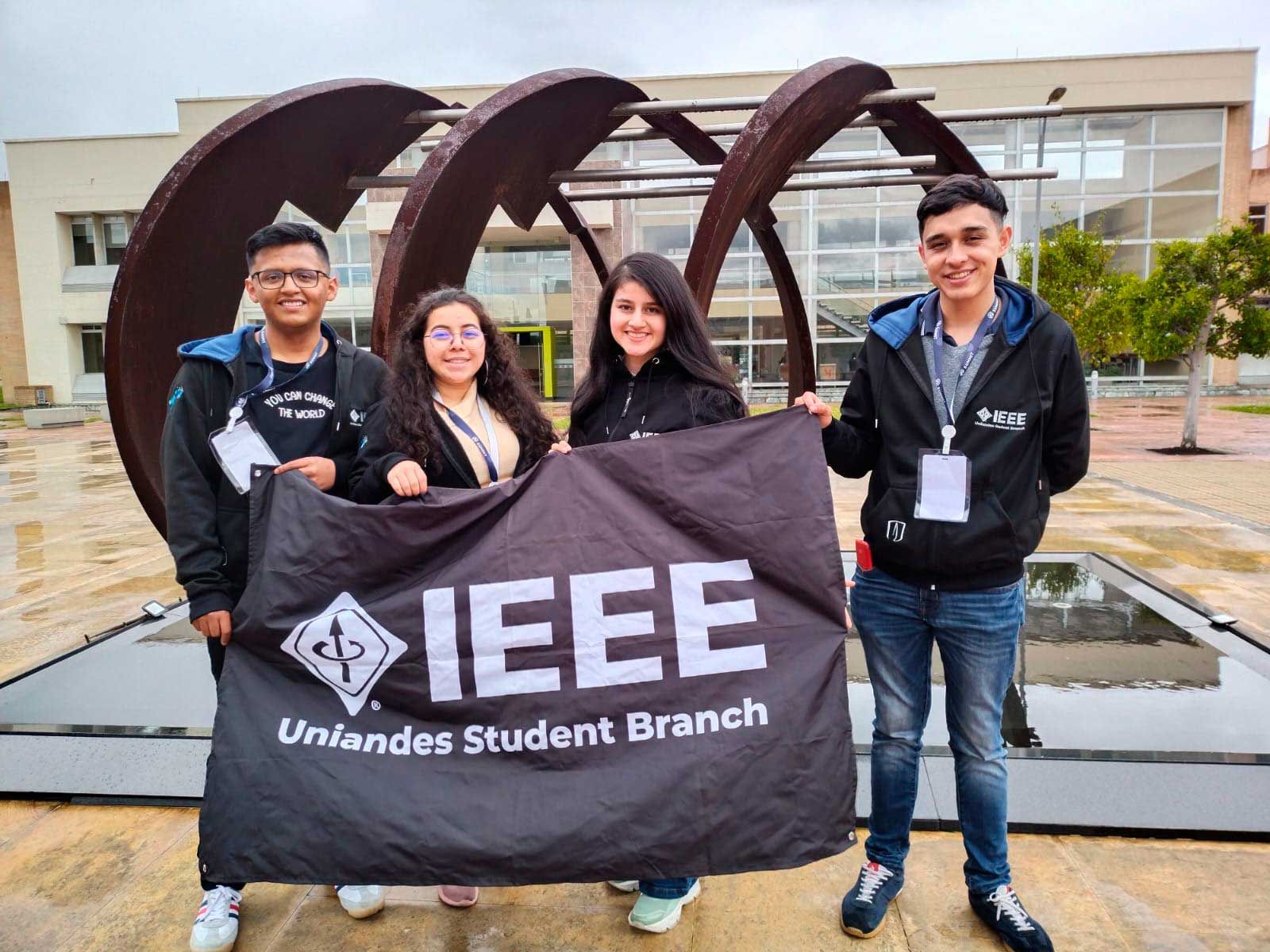 Representación IEEE uniandes en región 9